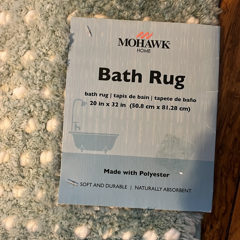 NWT Mohawk Bath Rug - Picture 2 of 3